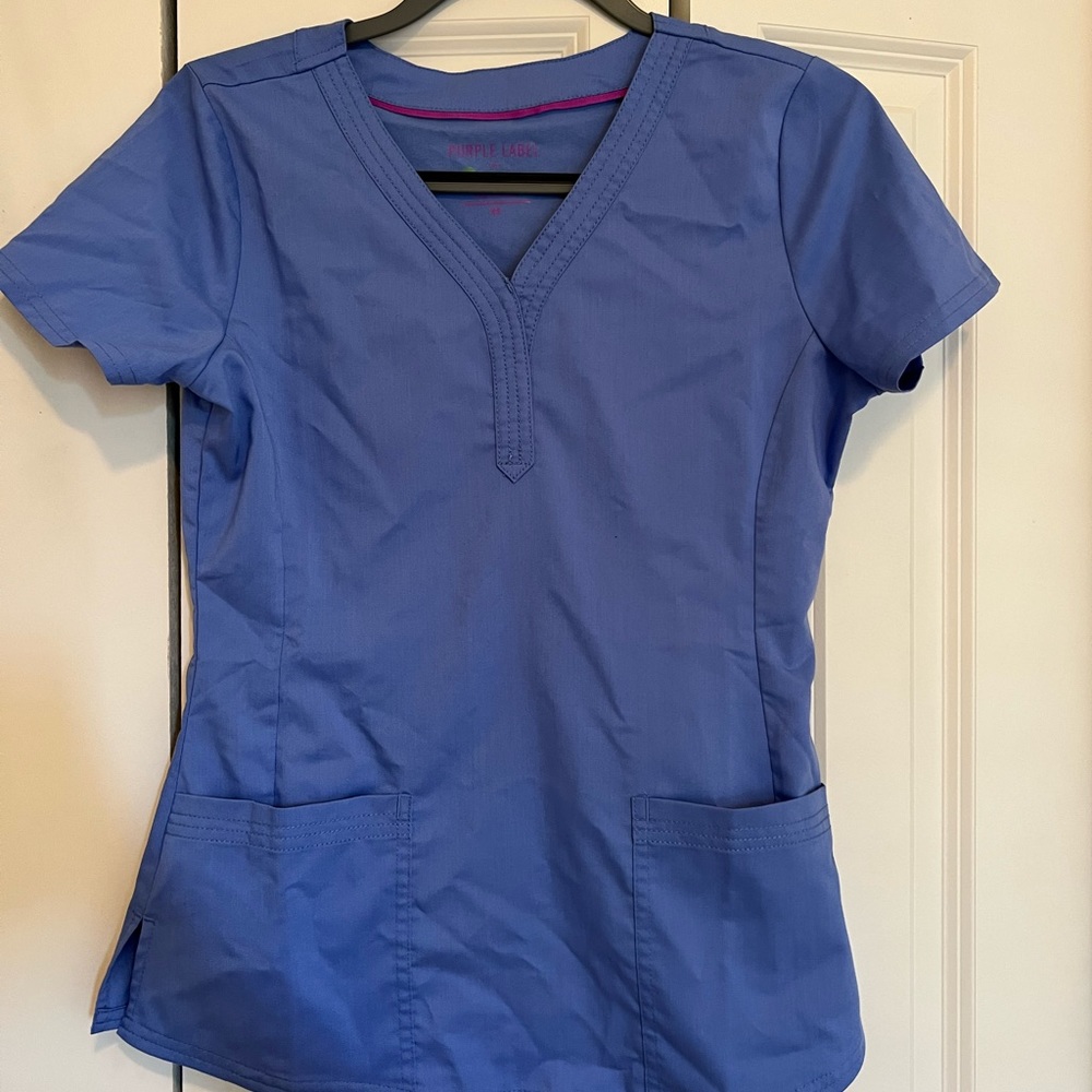 Scrub set